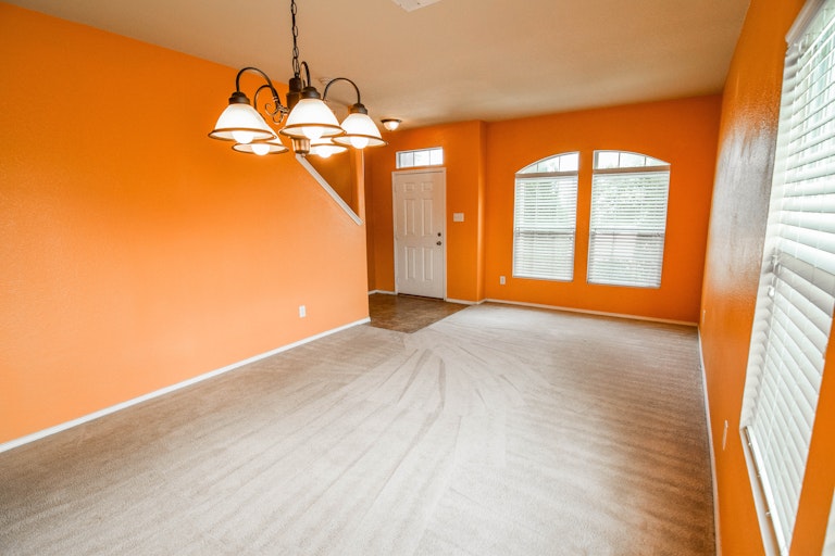 Photo 10 of 37 - 1701 Grassy View Dr, Fort Worth, TX 76131