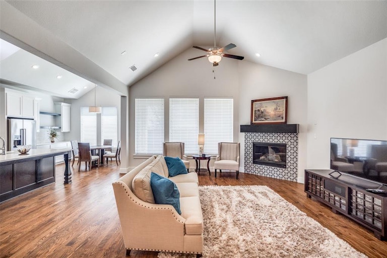 Photo 12 of 40 - 10556 Wintergreen Dr, Frisco, TX 75035