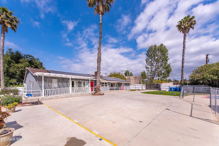 Photo 37 of 54 - 982 E Janss Rd, Thousand Oaks, CA 91360