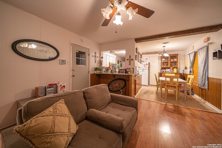 Photo 20 of 23 - 122 Fennel Dr, San Antonio, TX 78213