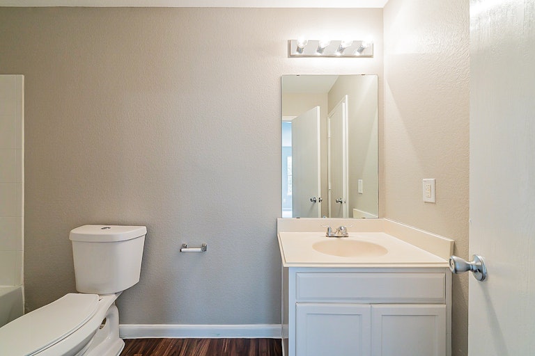 Photo 33 of 38 - 18910 Remington Mill Dr, Houston, TX 77073