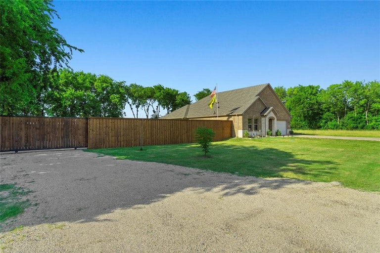 Photo 2 of 26 - 2723 Pike Dr, Lancaster, TX 75134