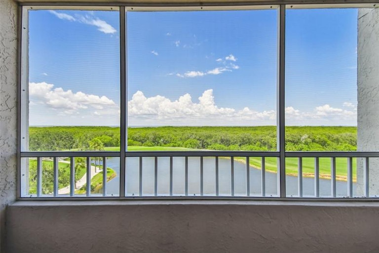 Photo 35 of 51 - 2333 Feather Sound Dr Unit B507, Clearwater, FL 33762