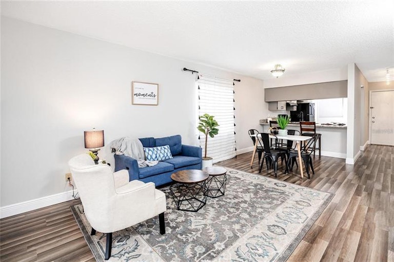 Photo 5 of 12 - 6324 Bonnie Bay Cir N, Pinellas Park, FL 33781