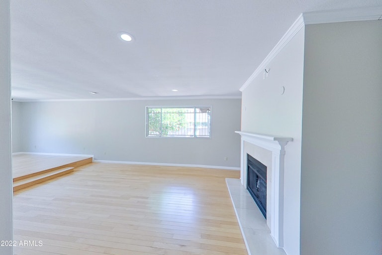 Photo 5 of 15 - 1844 W Butler Dr, Phoenix, AZ 85021
