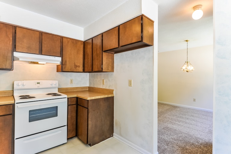 Photo 12 of 25 - 7265 Sandy Creek Dr, Raleigh, NC 27615
