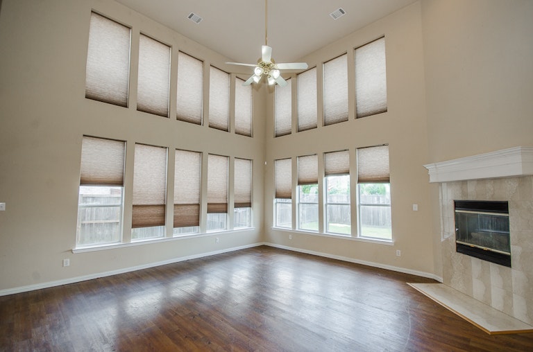 Photo 10 of 43 - 9714 Pinehurst Dr, Rowlett, TX 75089