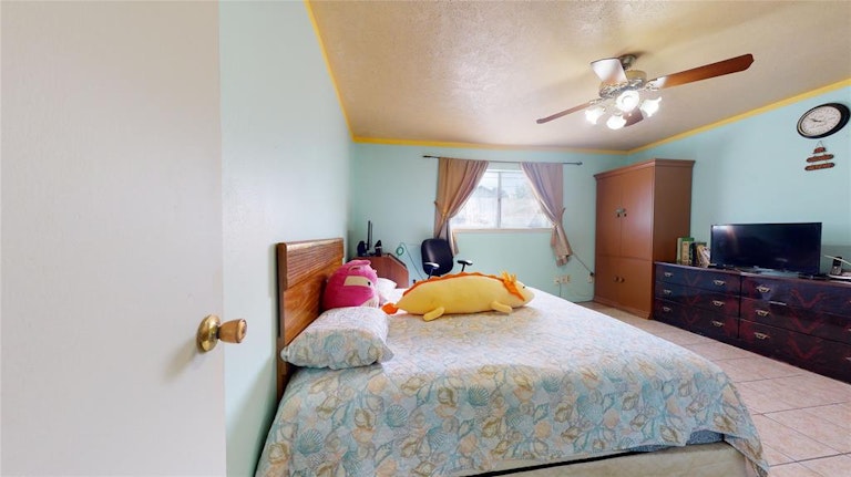 Photo 31 of 48 - 10811 Sagevale Ln, Houston, TX 77089