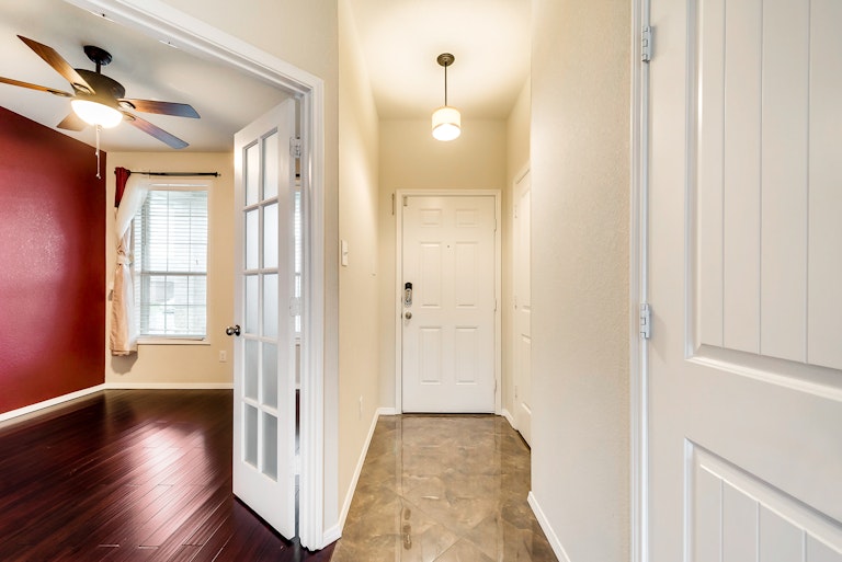 Photo 3 of 27 - 8520 Cumberland Gap Dr, Fort Worth, TX 76244