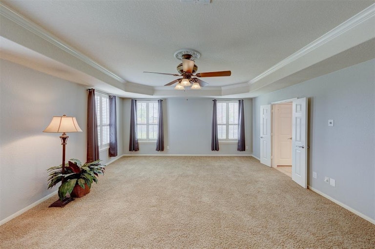 Photo 25 of 50 - 2240 Lakeway Dr, Friendswood, TX 77546