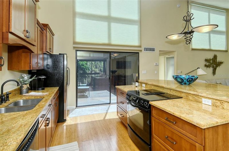 Photo 18 of 77 - 306 Pine Run Dr, Osprey, FL 34229