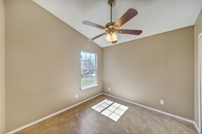 Photo 19 of 24 - 9916 Lone Eagle Dr, Fort Worth, TX 76108