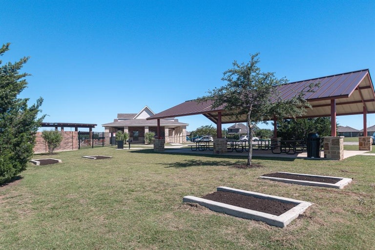 Photo 23 of 29 - 1300 Honeywood Ln, Royse City, TX 75189