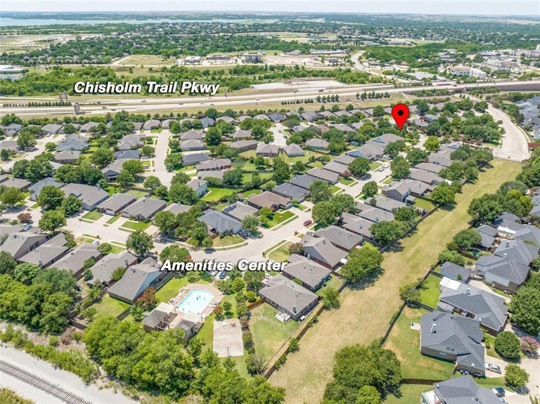 Photo 40 of 40 - 6841 Beverly Glen Dr, Fort Worth, TX 76132