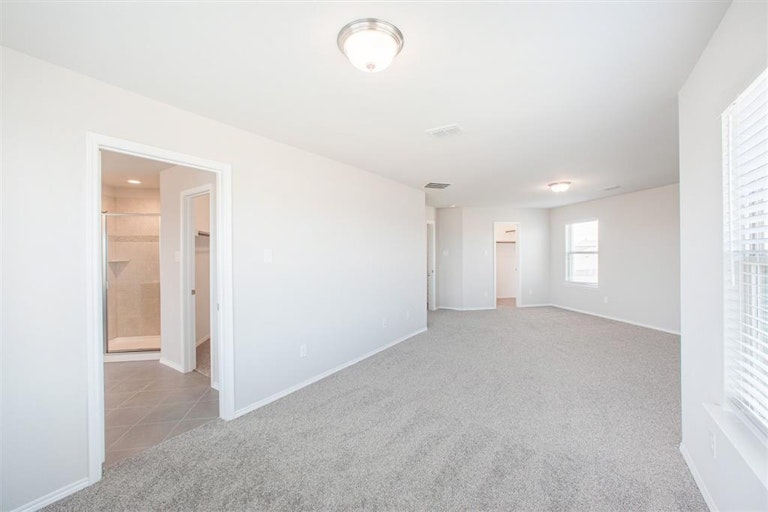 Photo 20 of 36 - 2900 Fox Trail Ln, Fort Worth, TX 76108