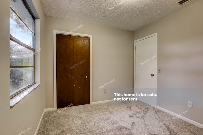 Photo 26 of 43 - 6215 Ogden Rd, Jacksonville, FL 32216