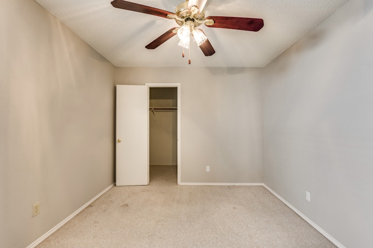 Photo 20 of 23 - 1707 Creekbend Dr, Lewisville, TX 75067