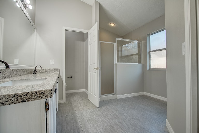 Photo 4 of 33 - 22 Moor Green Ct, Ocoee, FL 34761