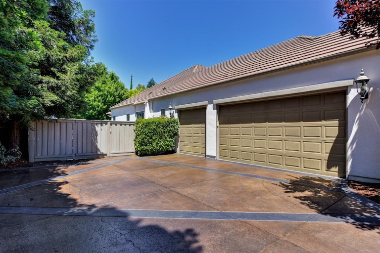 Photo 9 of 70 - 8910 Belford Ct, Roseville, CA 95747