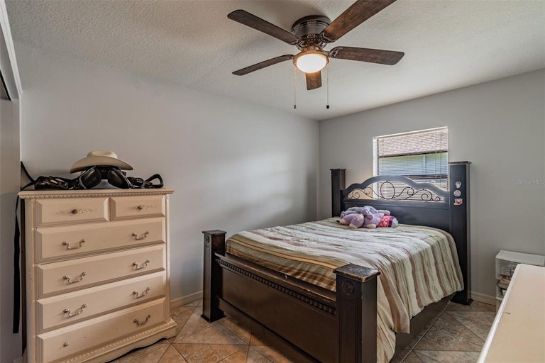 Photo 23 of 40 - 8107 N Lois Ave, Tampa, FL 33614