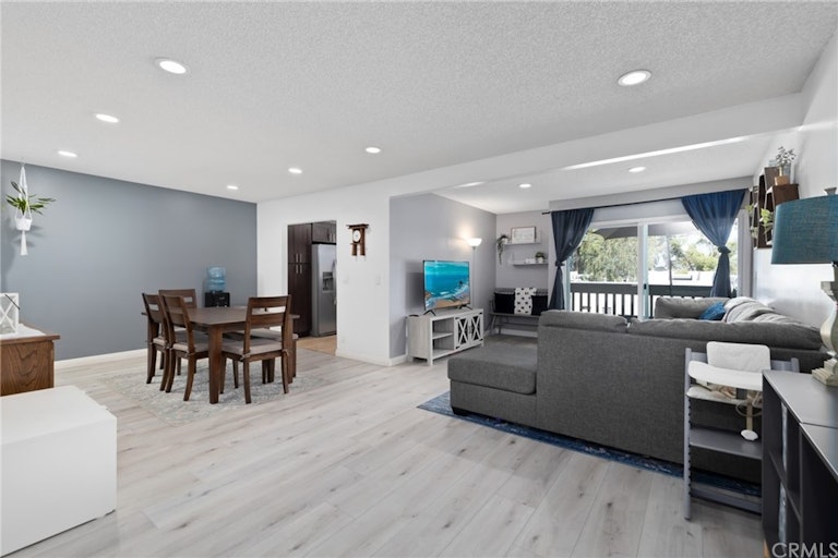 Photo 3 of 11 - 237 Ridge Terrace Ln, Montebello, CA 90640