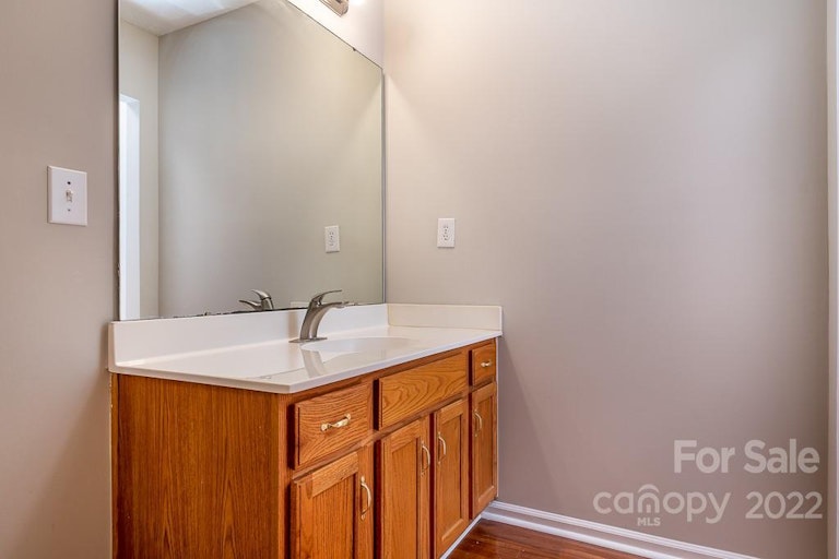 Photo 29 of 37 - 14200 Queens Carriage Pl, Charlotte, NC 28278