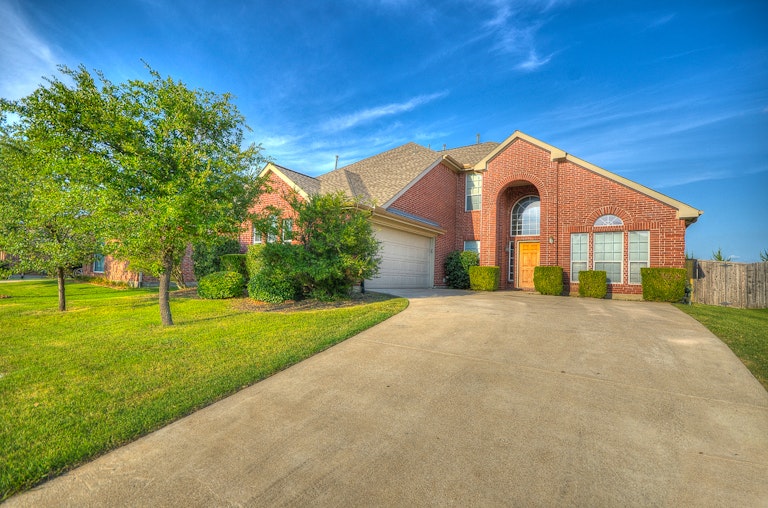 Photo 1 of 36 - 9112 Commonwealth Dr, Frisco, TX 75033