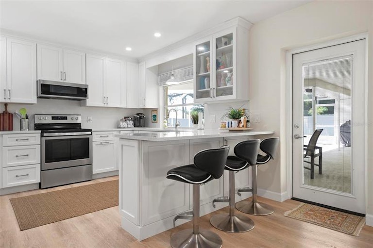 Photo 13 of 46 - 1506 54th St W, Bradenton, FL 34209