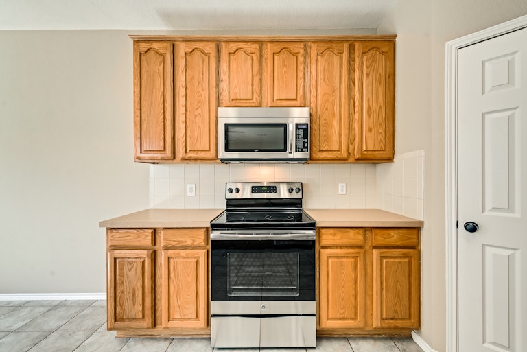 Photo 7 of 28 - 2116 Willow Ct, Little Elm, TX 75068