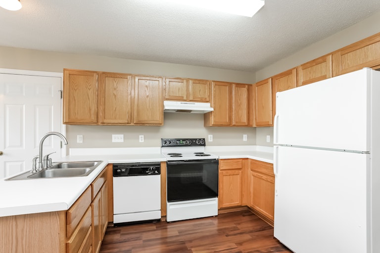 Photo 11 of 25 - 421 Firefly Rd, Holly Springs, NC 27540