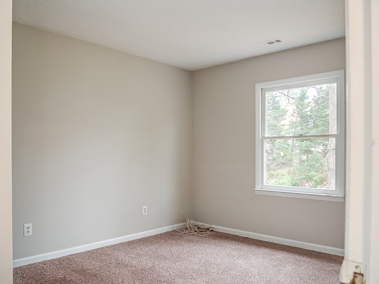Photo 19 of 27 - 1007 Pagoda Pl, Knightdale, NC 27545