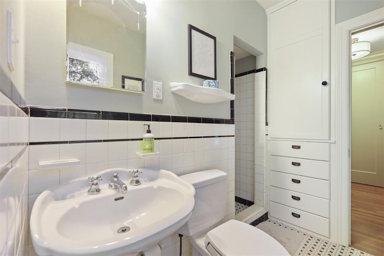 Photo 22 of 49 - 2203 University Blvd, Houston, TX 77030