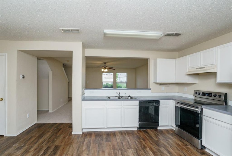 Photo 7 of 19 - 2553 Big Spring Dr, Fort Worth, TX 76120