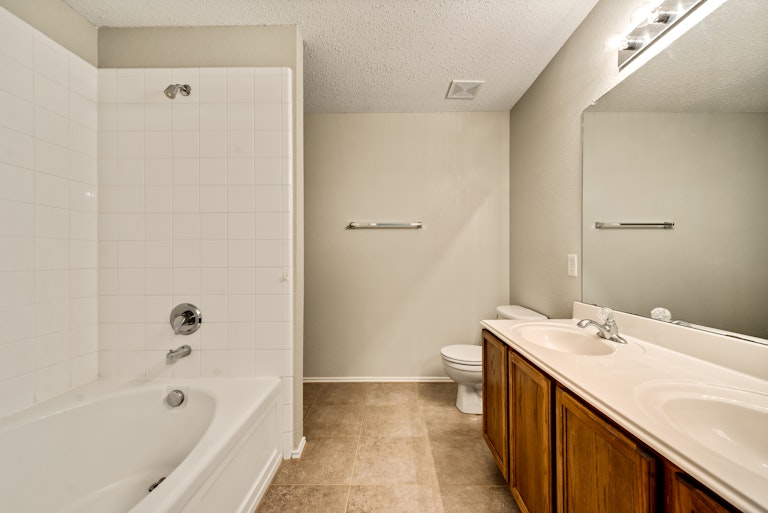 Photo 19 of 27 - 1018 Halifax Ln, Forney, TX 75126