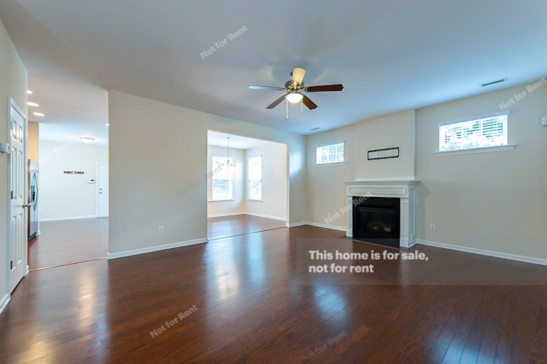 Photo 10 of 25 - 1024 Ileagnes Rd, Raleigh, NC 27603