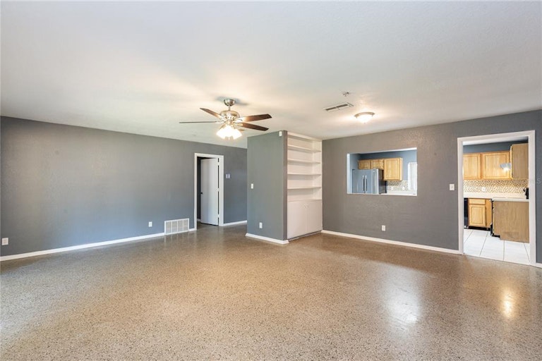 Photo 11 of 34 - 3112 Oak Bluff Dr, Orlando, FL 32827