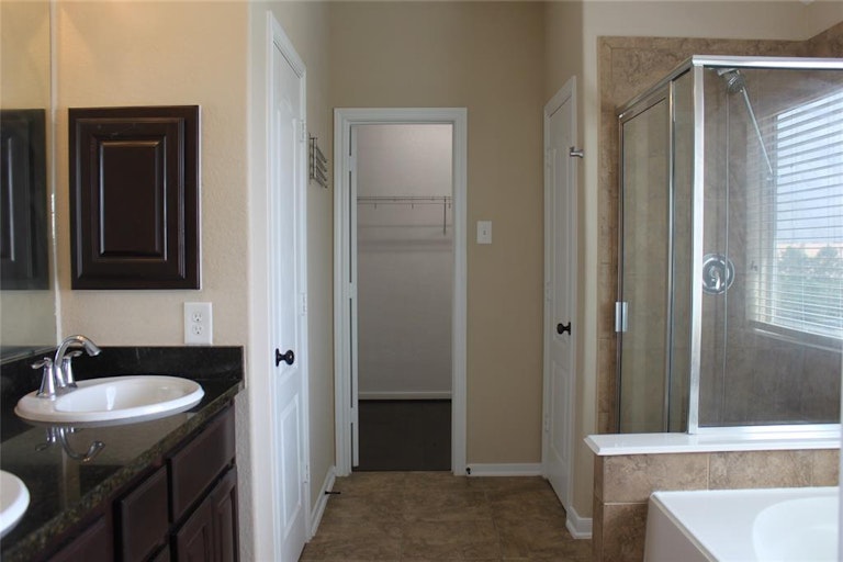 Photo 15 of 25 - 6434 Black Bamboo Ln, Katy, TX 77494