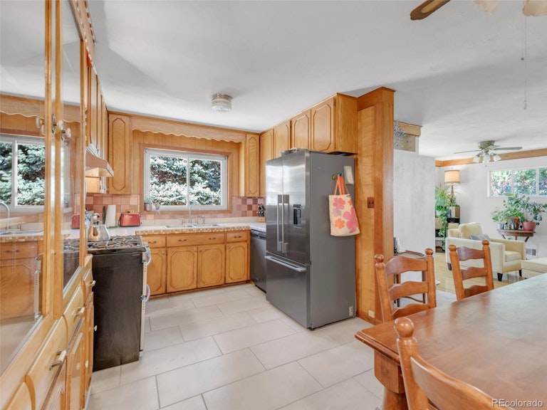Photo 15 of 40 - 190 E 106th Ave, Northglenn, CO 80233