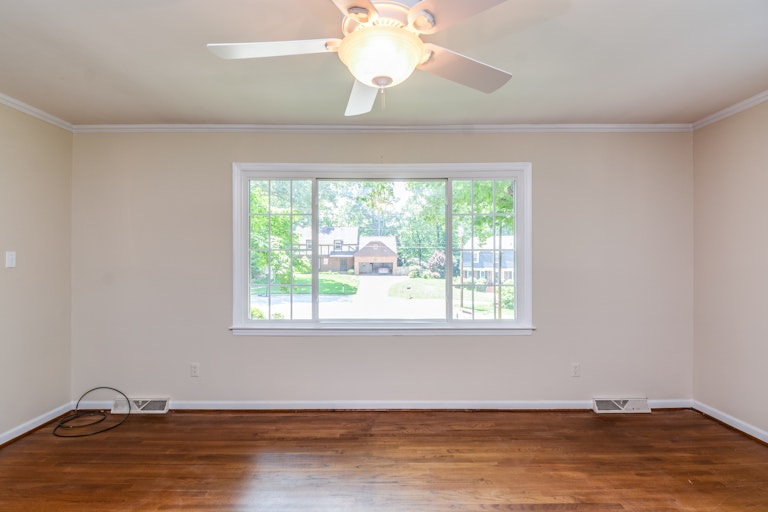 Photo 9 of 23 - 1109 Sudbury Ct, Raleigh, NC 27609