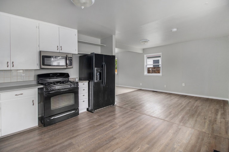 Photo 5 of 19 - 2121 E 89th Ave, Thornton, CO 80229