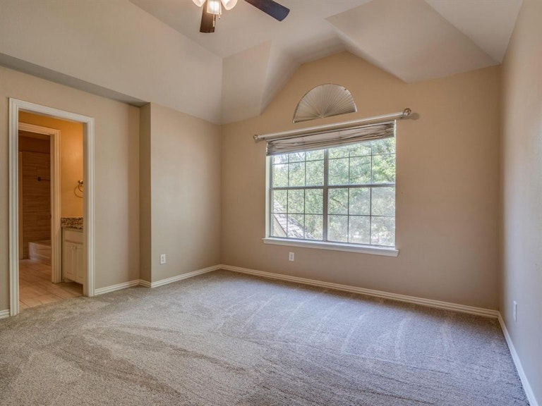 Photo 27 of 32 - 2524 Oak Brook Dr, Bedford, TX 76021