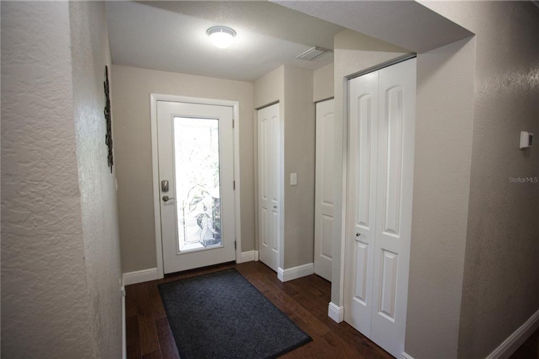 Photo 2 of 34 - 5730 Imperial Ky, Tampa, FL 33615