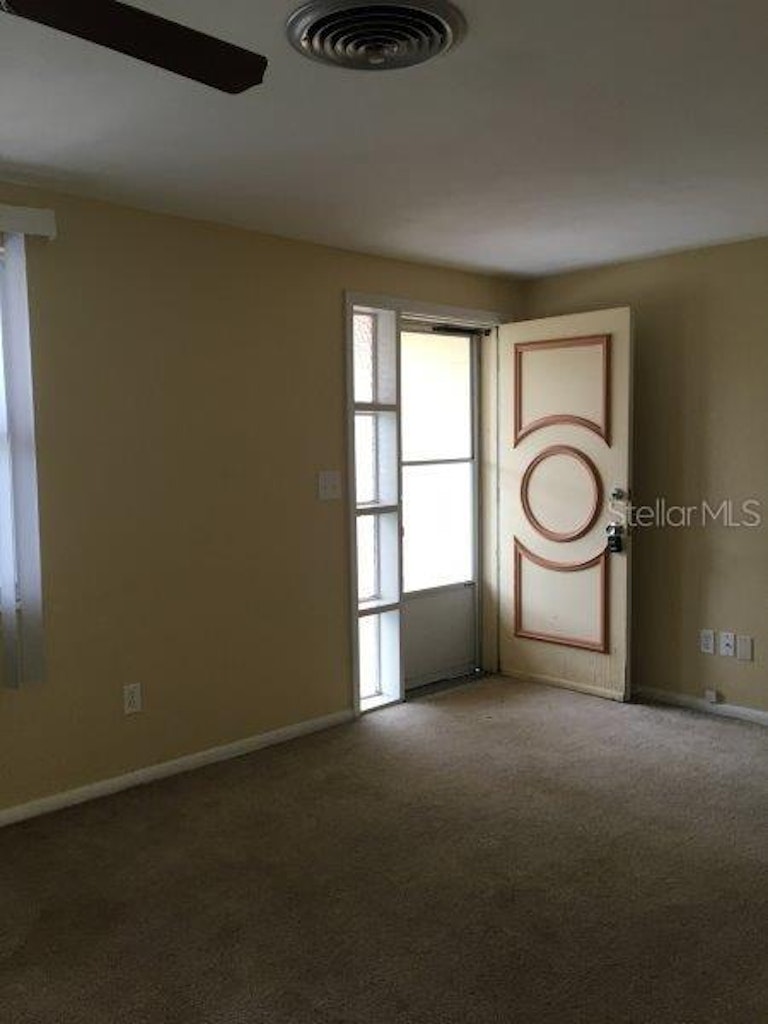 Photo 2 of 8 - 4730 Foothill Dr, Holiday, FL 34690