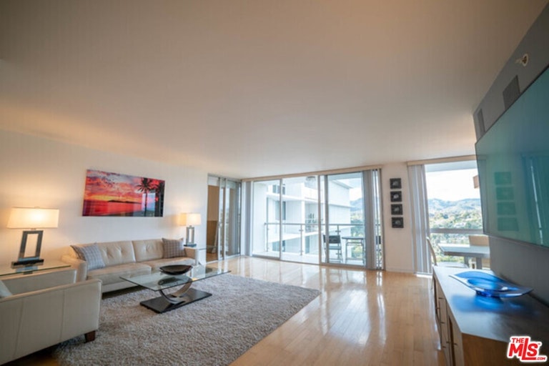 Photo 4 of 16 - 201 Ocean Ave #1705P, Santa Monica, CA 90402