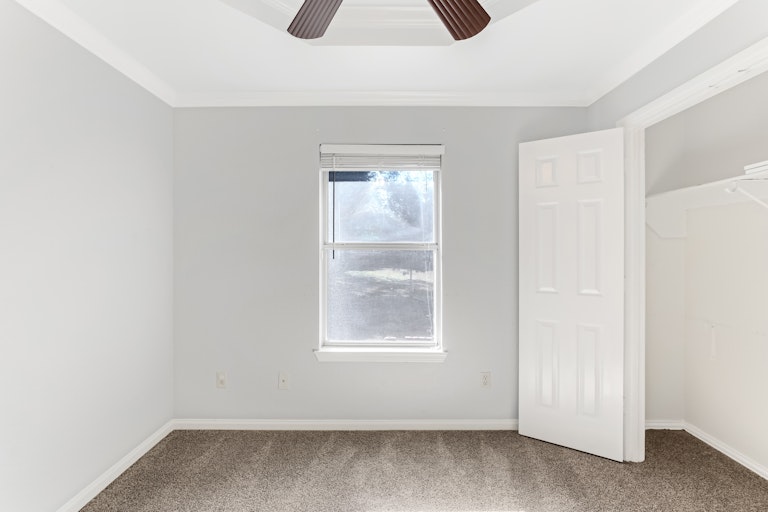 Photo 16 of 24 - 1729 Spinnaker Ln, Azle, TX 76020
