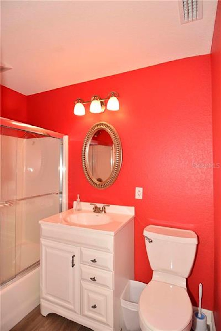 Photo 15 of 25 - 6338 Wisteria Ln, Apollo Beach, FL 33572