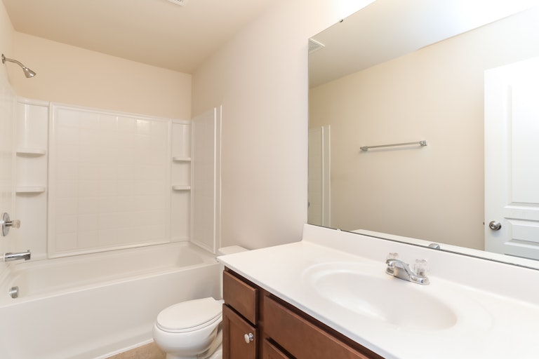 Photo 17 of 25 - 8512 Quarton Dr, Raleigh, NC 27616