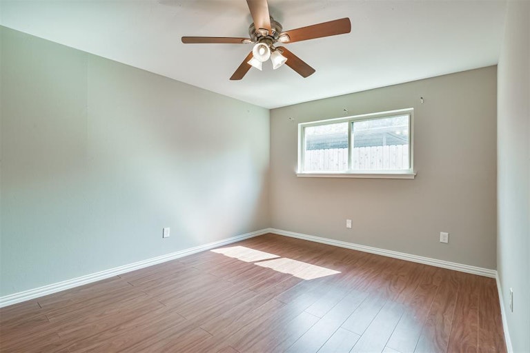 Photo 30 of 47 - 235 Highland Ter, League City, TX 77573