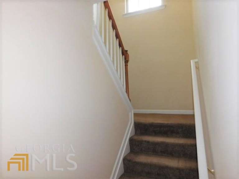 Photo 13 of 22 - 1742 Campbell Ives Ct, Lawrenceville, GA 30045
