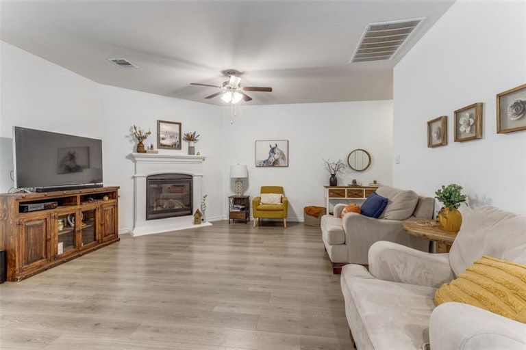 Photo 9 of 36 - 420 Cowboy Way, Anna, TX 75409